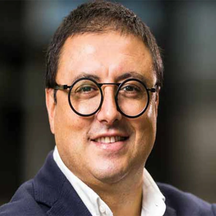 Professor Paulo Sampaio, PhD